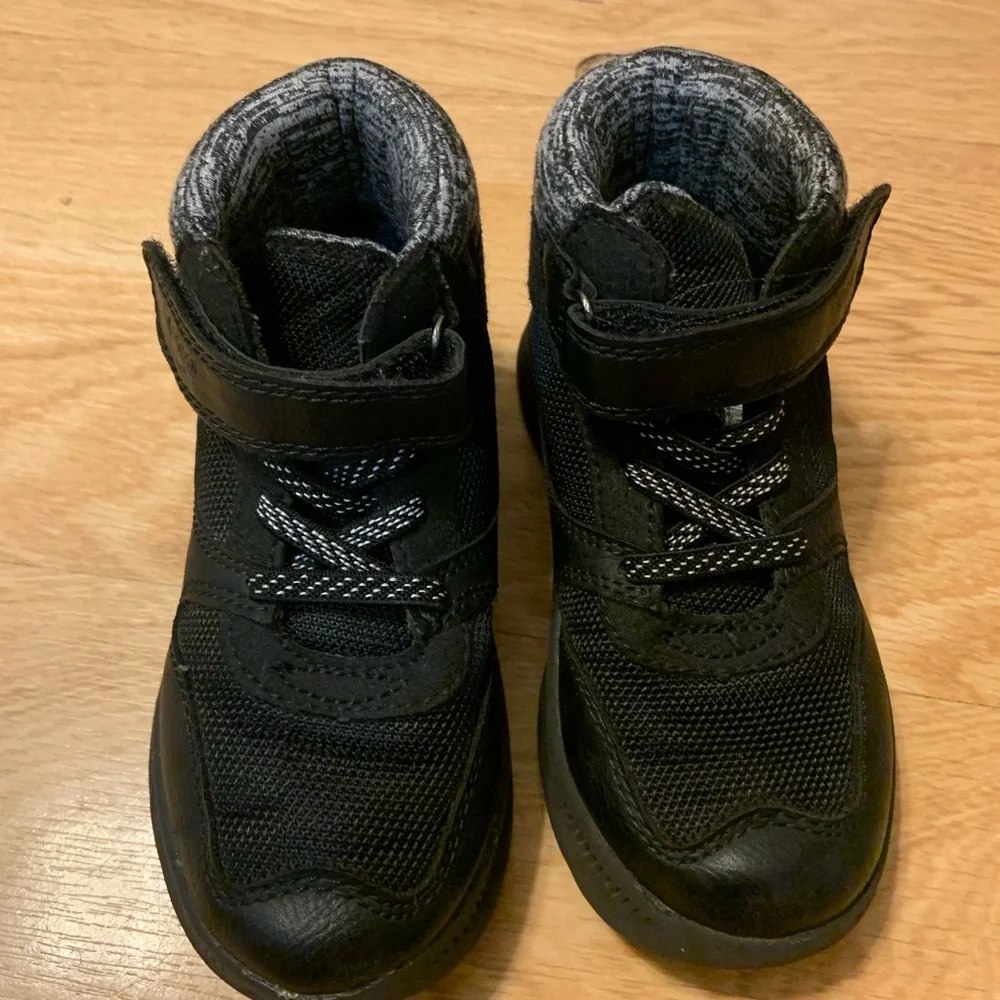 Black toddler high-top winter boots size 9